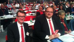 Sven Wiertz und Sven Wolf beim Bundesparteitag in Leipzig