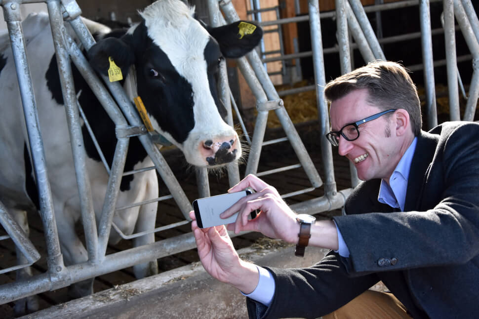 Kreisbauernschaft bei Bauer Markus Burghoff (Foto: Nico Hertgen, bergische Morgenpost)