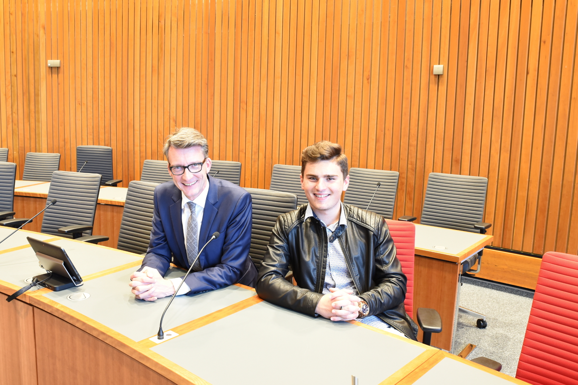 Francesco Lo Pinto im Gespräch mit dem Abgeordneten Sven Wolf