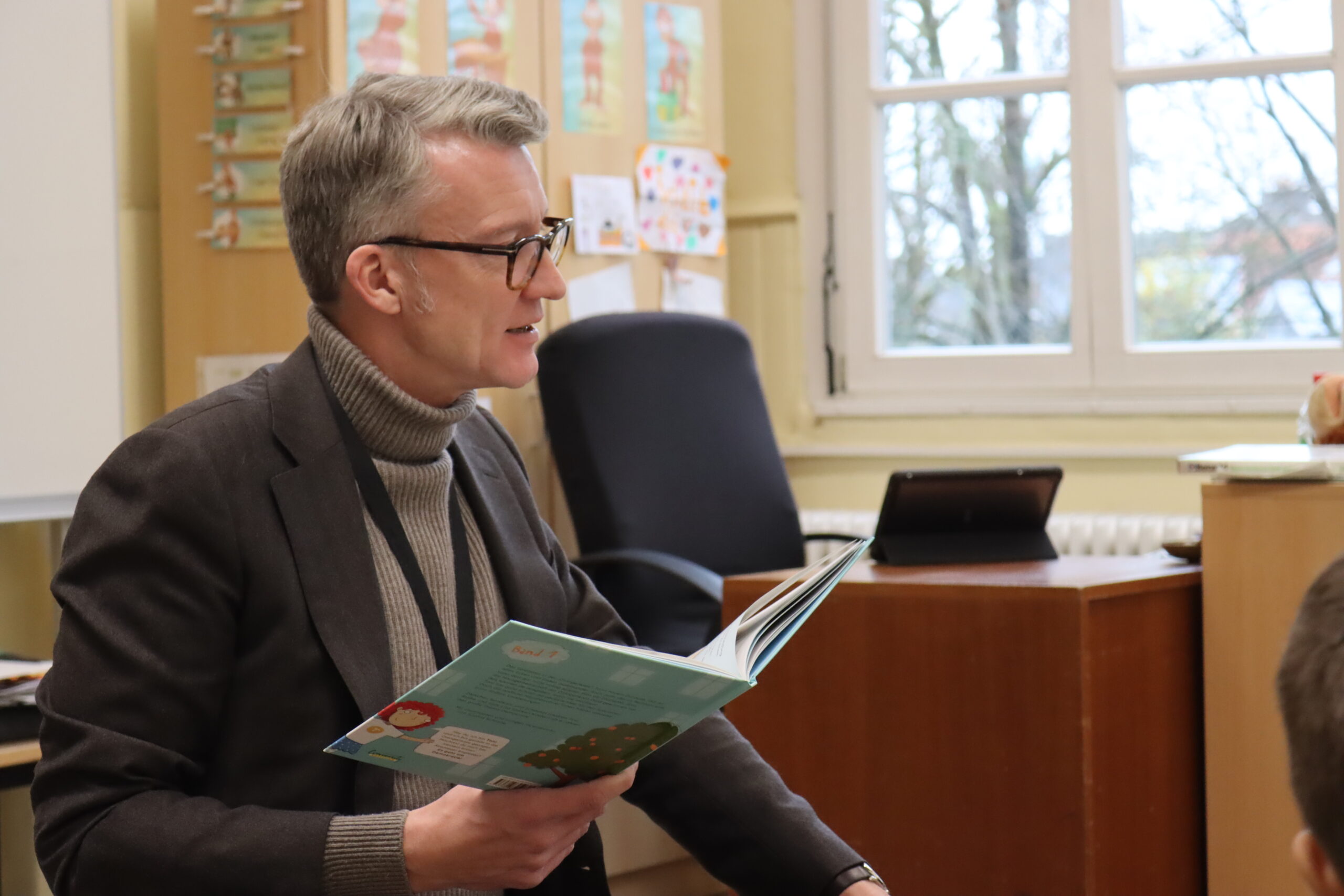 Wolf besucht Remscheider Grundschulen zum Vorlesetag